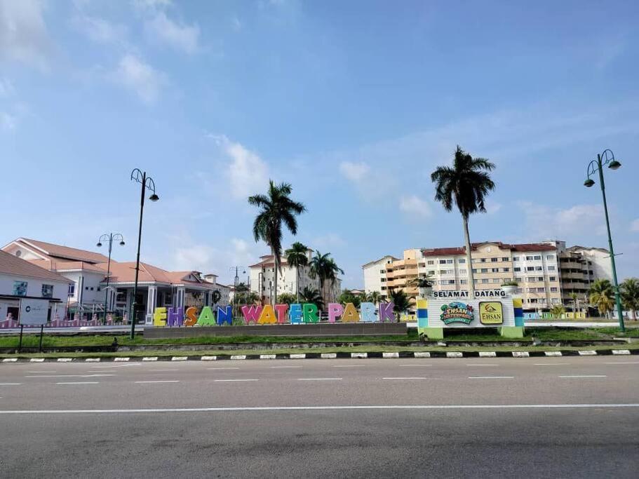 Homestay Elina - Cheap And Cosy Port Dickson Exteriér fotografie